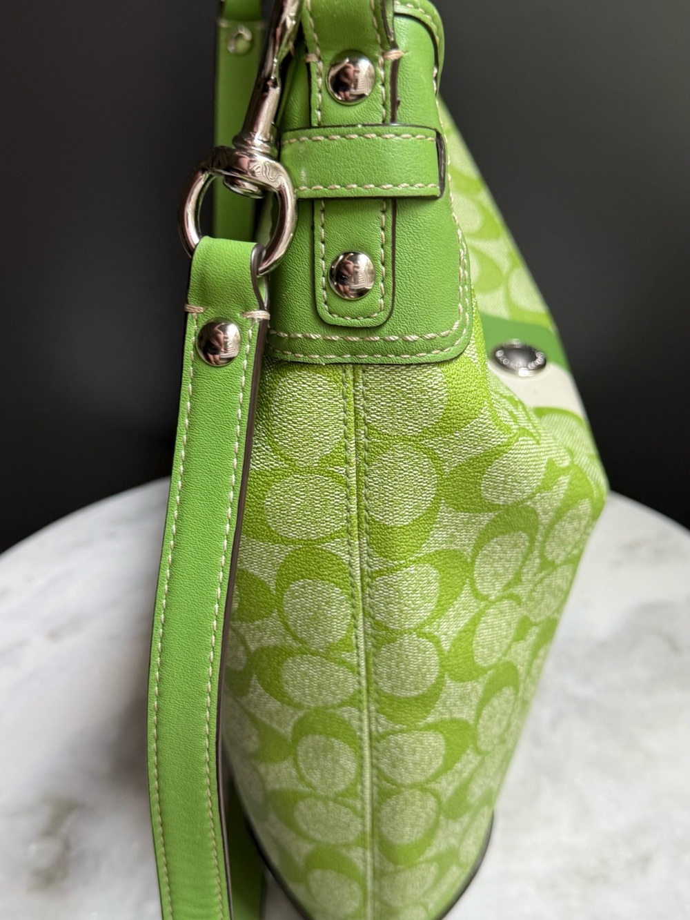 Y2K Vintage Coach Signature Stripe
Chelsea Hobo Bag F14476 Lime Green - Picture 4 of 10